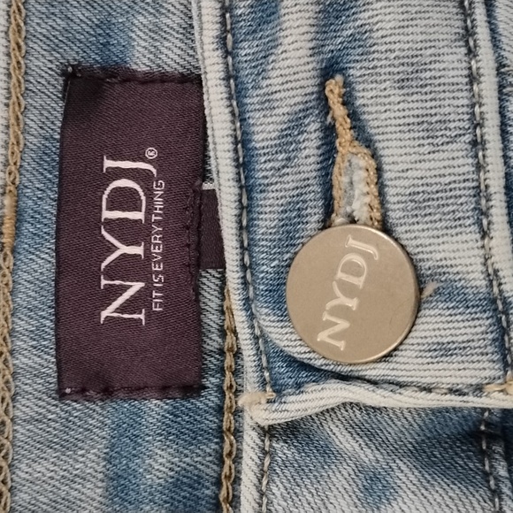 NYDJ Teresa Light Blue Wide Leg Frayed Comfy Denim Lift Tuck Technology Jeans - Picture 5 of 16